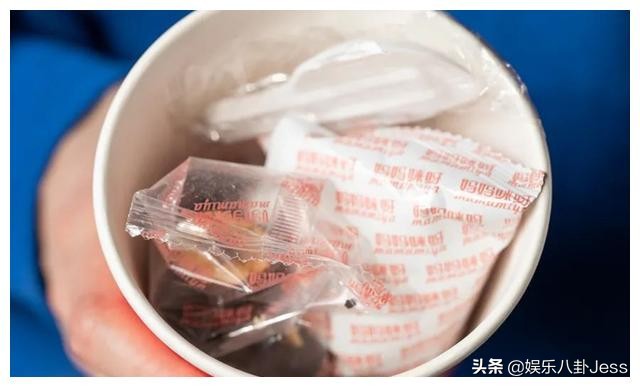 在李佳琦直播间买零食，是个划算的选择吗？