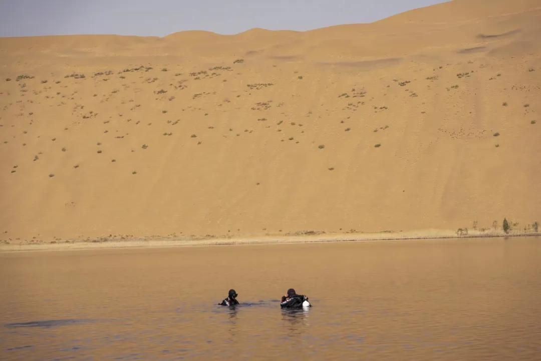 到巴丹吉林沙漠双色湖的路,去巴丹吉林沙漠玩要关注什么