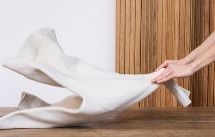 羊毛衫与羊绒衫哪个好打理,买了很贵的羊毛大衣