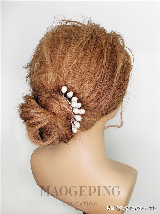 慵懒简单盘发,慵懒简单低马尾