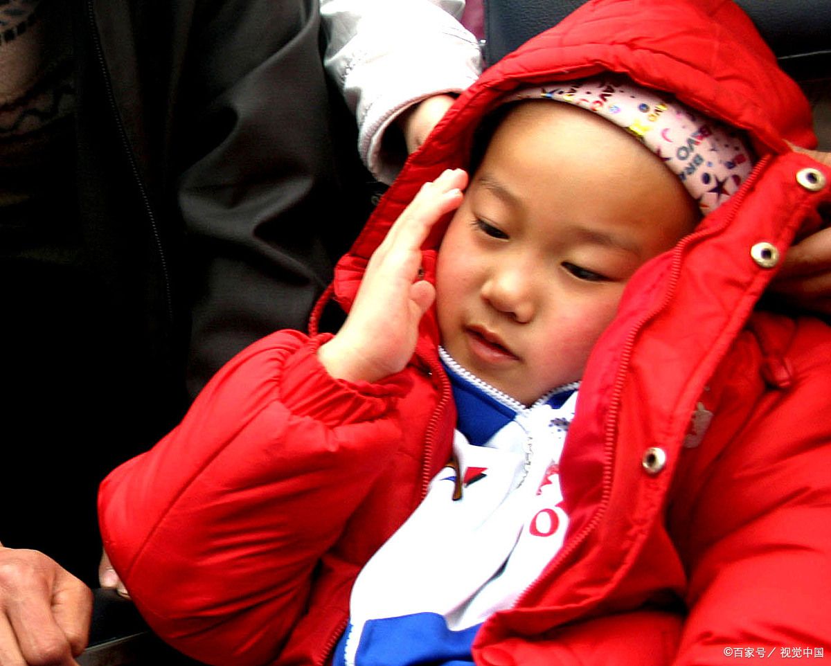 小孩突然头疼恶心呕吐是什么原因,儿童早上起床头疼呕吐怎么回事