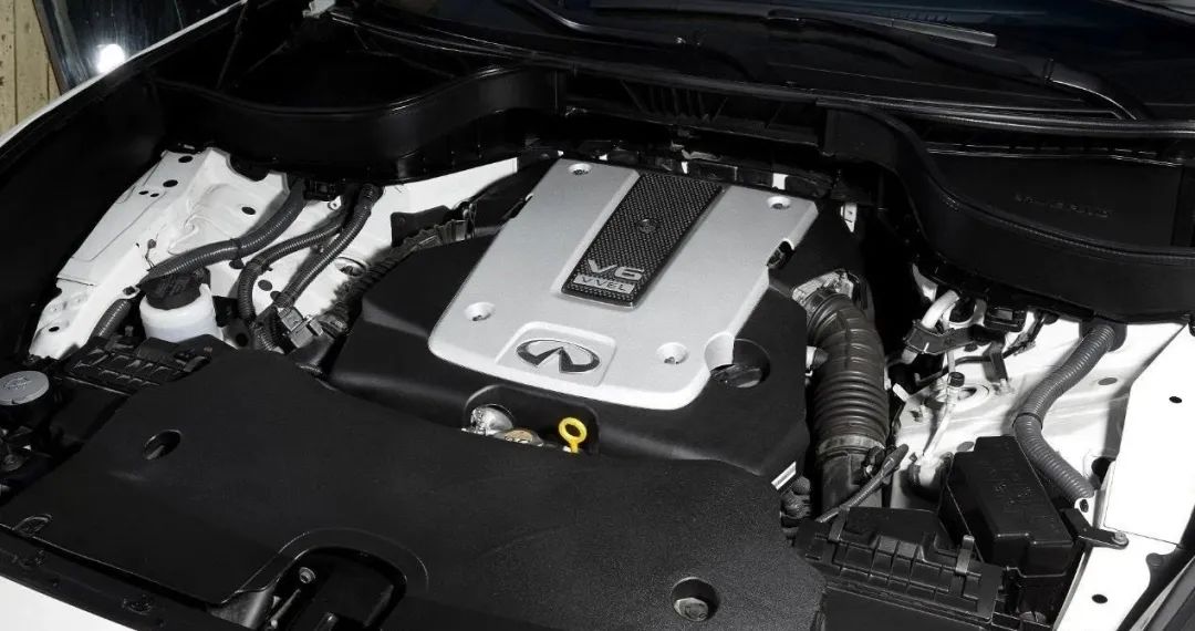 4年时间小伙轻松拿下百万奔驰，5万入手翼神怎么玩最有气质