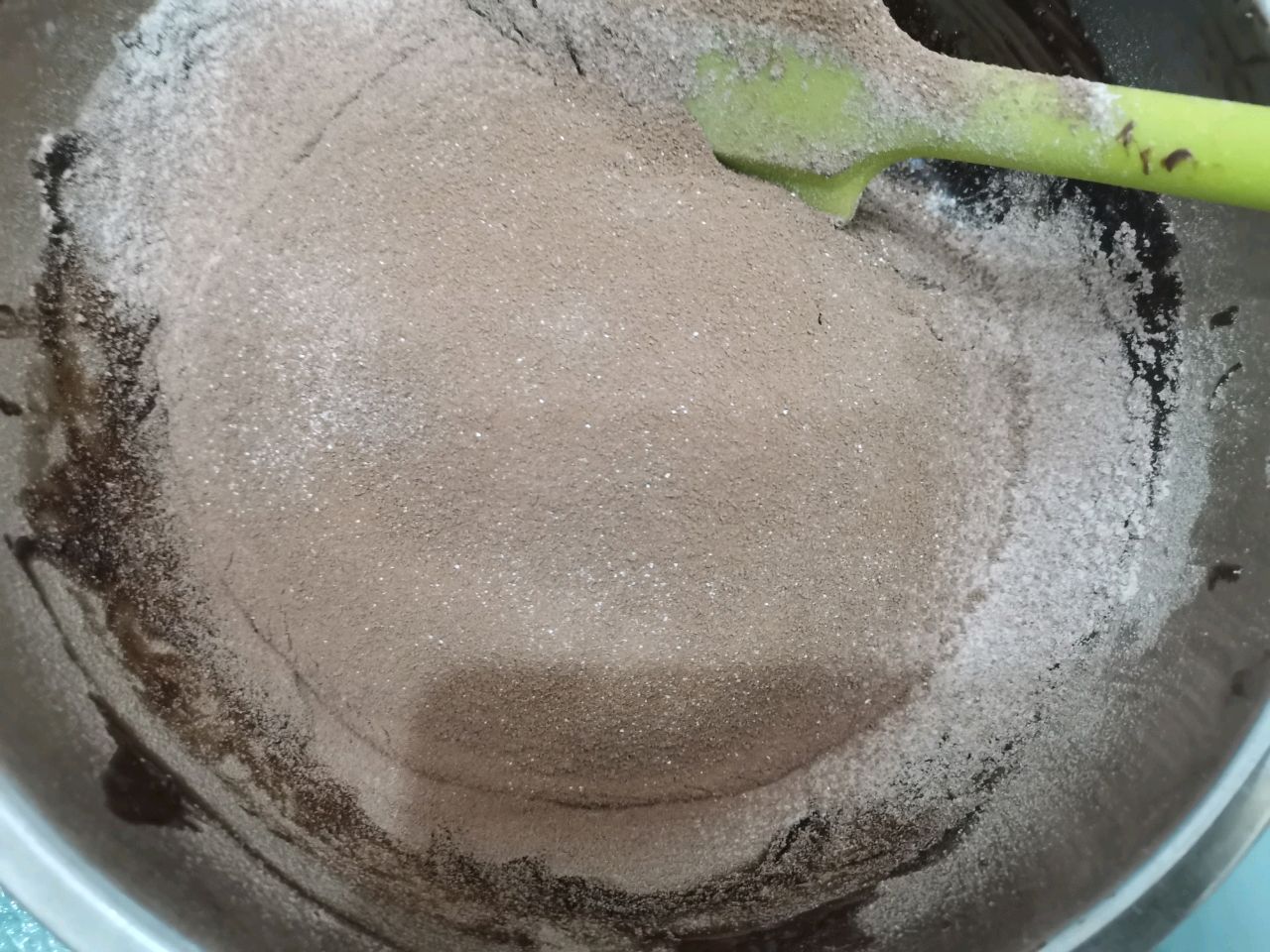 蛋糕水果巧克力简单做法,巧克力水果蛋糕的家常做法