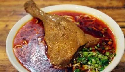 贵阳下班去哪里玩,贵阳住哪吃美食方便