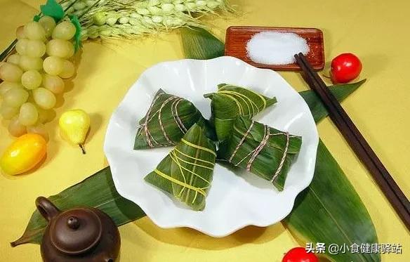 粽子外面那层粽叶有点发霉能吃吗,粽叶发霉了洗干净了还能用吗