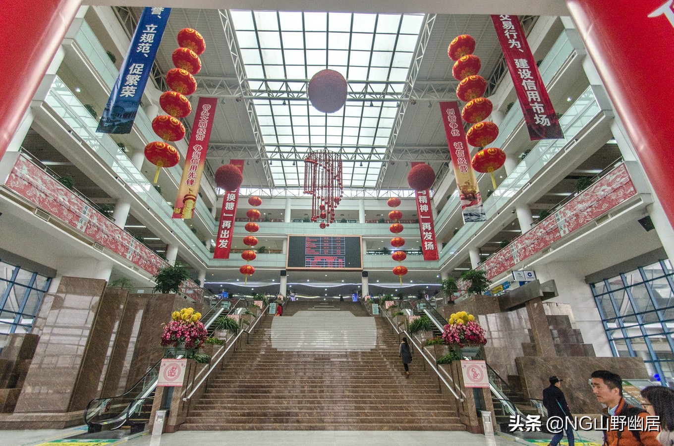 义乌最大的小商品批发商城,义乌全国最大的商贸城