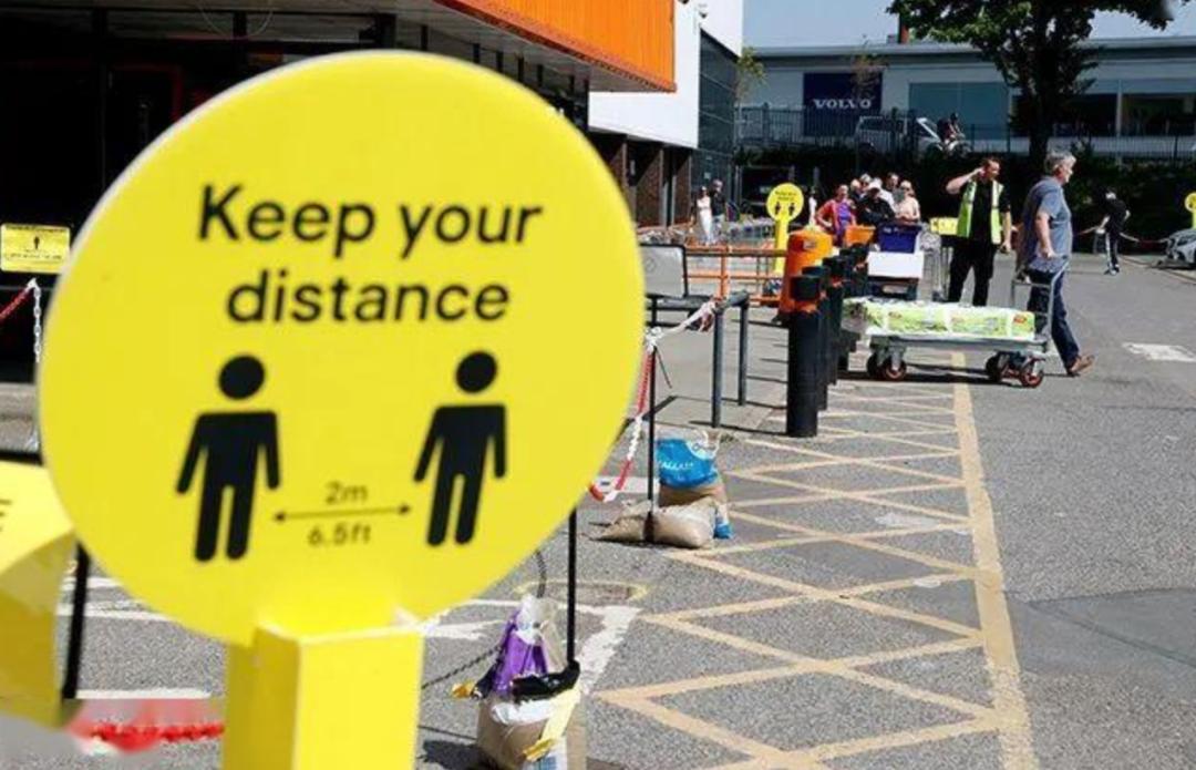 颠覆三观！外挂鹰钩鼻出街，英国人的脑洞真服了…这也叫口罩？