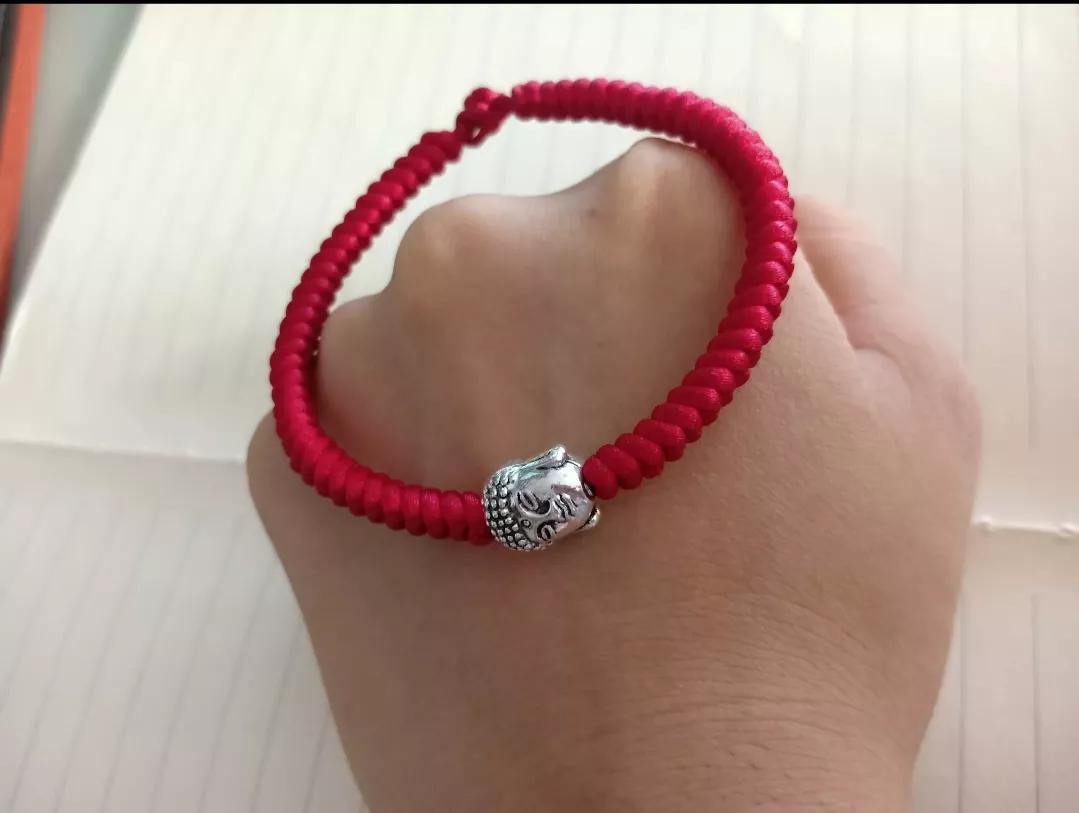 为什么红色能辟邪本命年穿红色,本命年不能穿红可以戴什么首饰