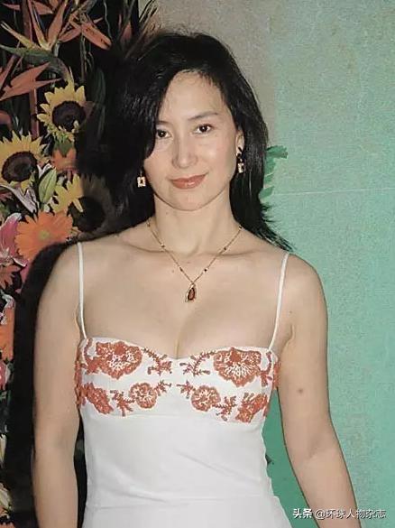 不惧威胁到联合国说出香港真相，日常疯狂为祖国打call，这位澳门“赌后”，牛