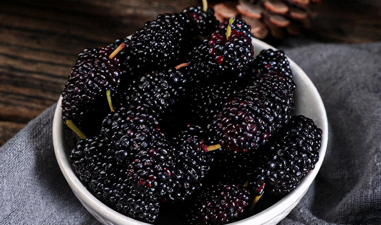 洗桑葚正确方法,洗桑葚只有清水怎么洗