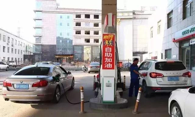 加油站100块钱的油能赚多少利润,加油站加一次油可以赚多少钱