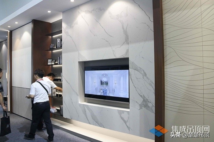 妤氭绌洪棿鑹烘湳缇庡,鐑疆鎸佺画