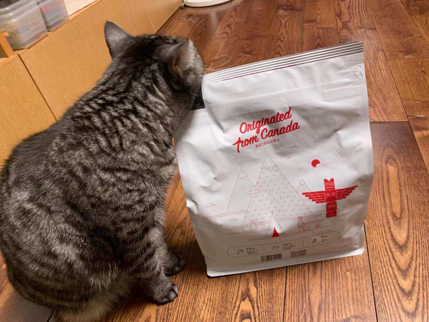 嘉蓝三文鱼猫粮,嘉蓝猫粮和皇家猫粮