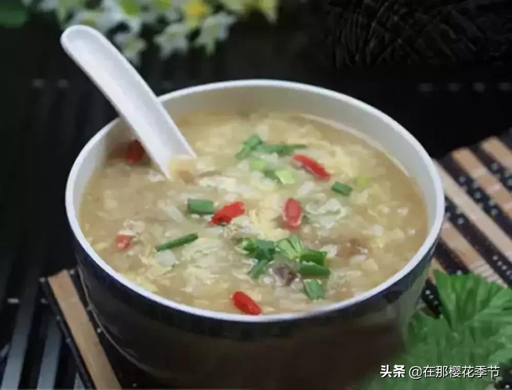 一位客家妈妈用艾草煮水给儿子洗澡，结果万万没想到...