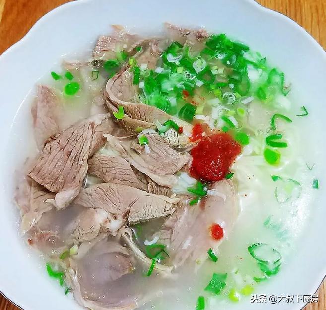 冬天来一碗汤浓味美的羊肉糊汤面,羊肉汤糊汤面家常做法