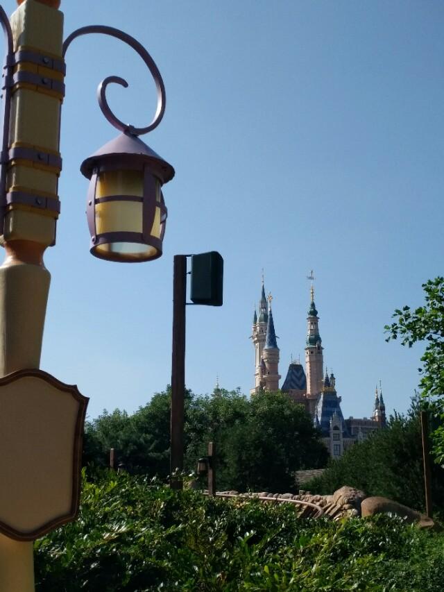 童话终究敌不过商业资本,童话美好与现实残酷的落差