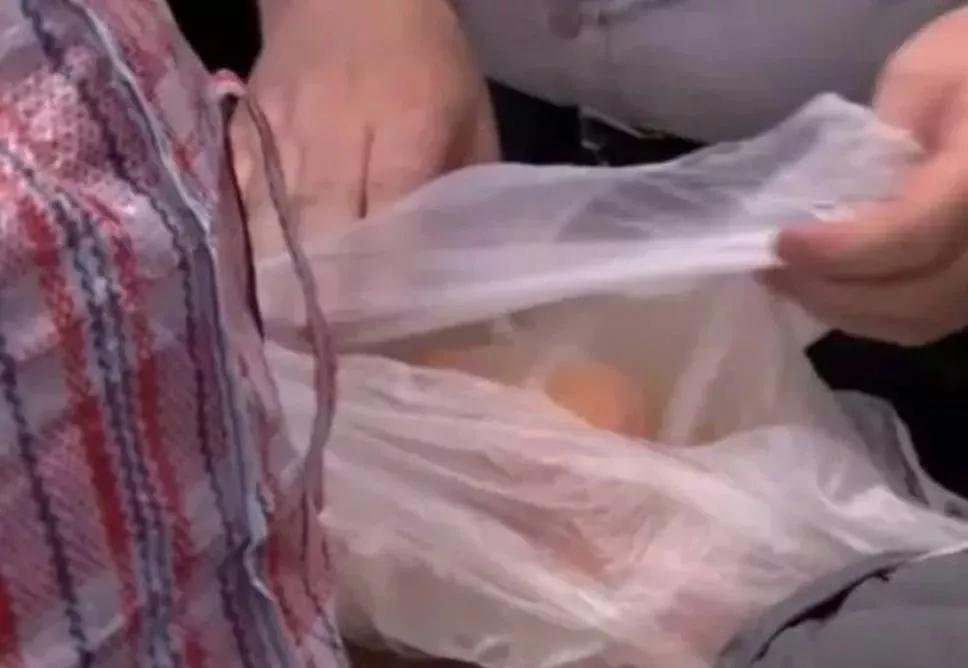 带钱过海关会被没收吗,过海关被带进小黑屋