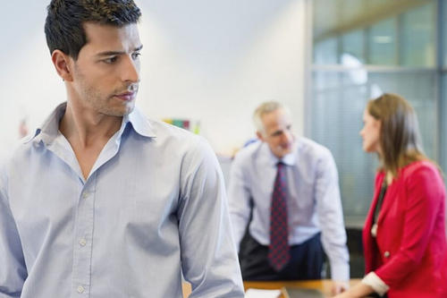 被领导冷落排挤边缘化怎么办,团队被领导边缘化最明智的做法