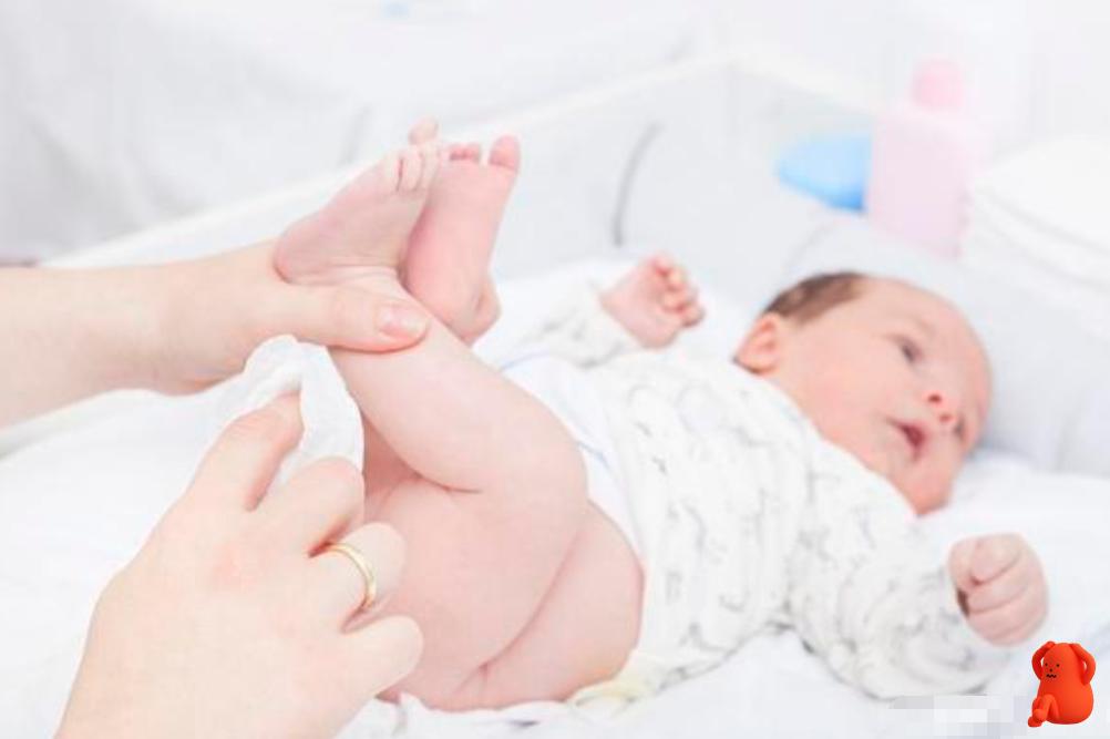 湿纸巾擦屁屁婴儿,湿纸巾能擦宝宝嘴巴嘛