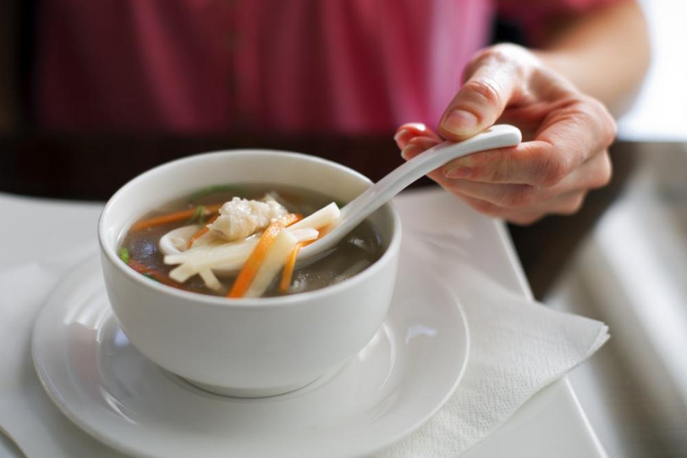 为什么哺乳期后宝妈胸部会下垂,为什么有的宝妈哺乳期胸大到下垂