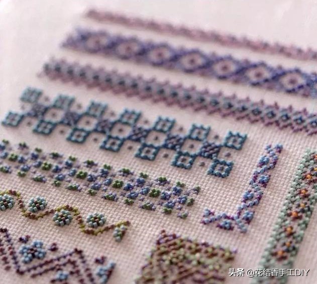 一张十字绣成品怎么弄成三幅,刺绣一张布需要几种绣法