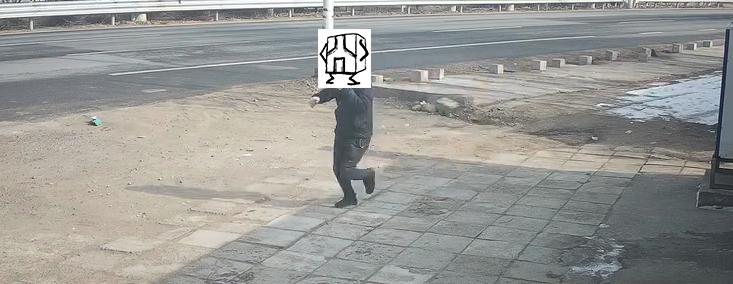 彻底慌了！囧贼得手后，手机落下了……