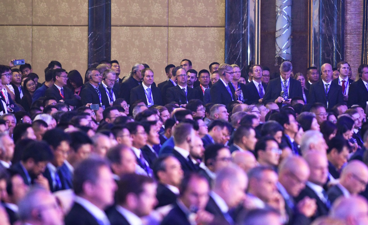 恒大许家印演讲换道超车,许家印恒大三年投资450亿