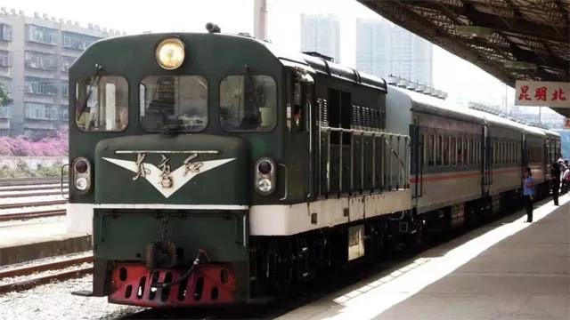 东方红21型内燃机车驾驶,东方红21型内燃机车结构组成