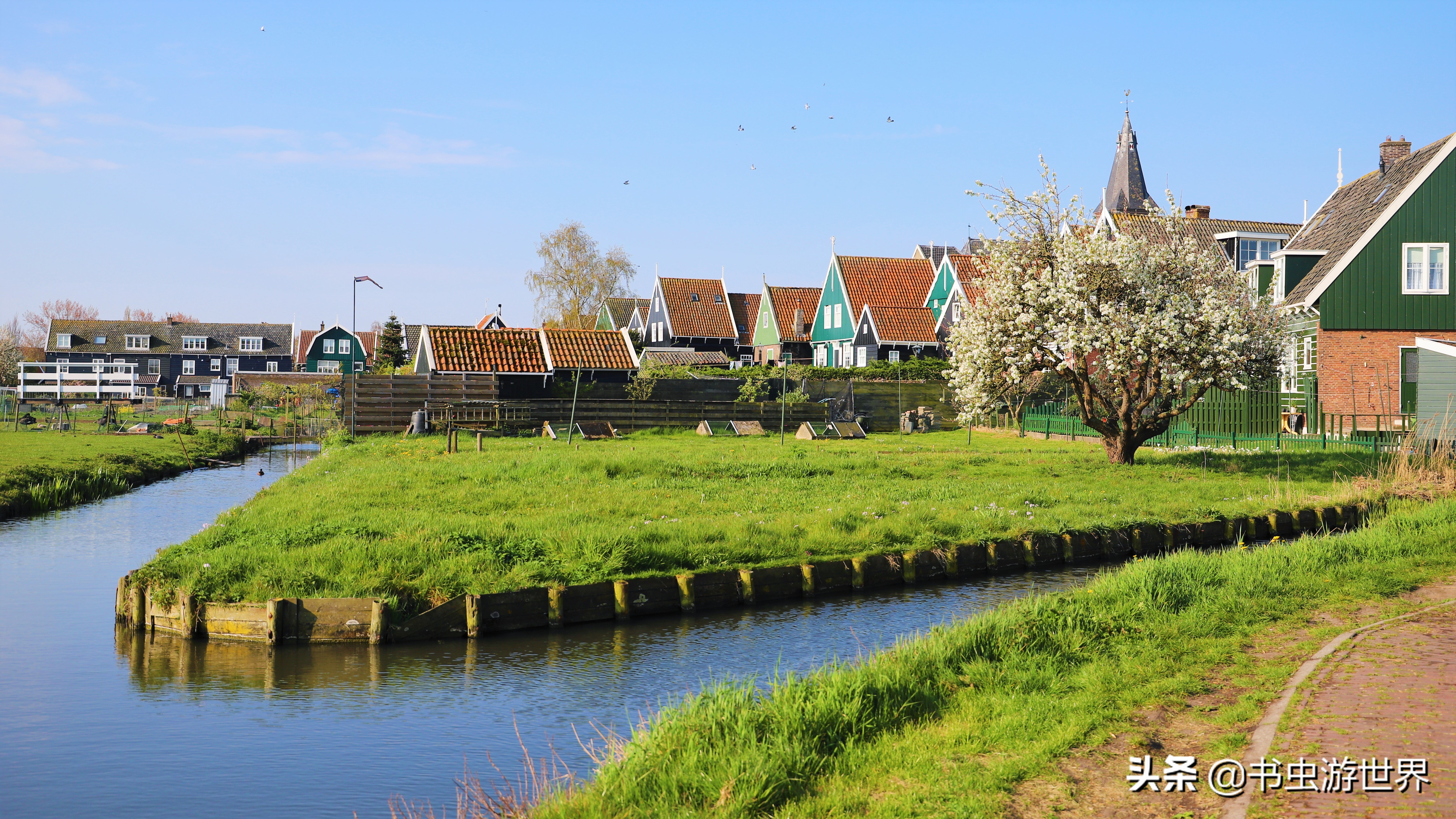 红顶小木屋,红顶绿墙小木屋
