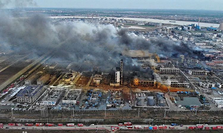 响水化工厂爆炸事故防火救援,盐城响水爆炸事故防火官兵