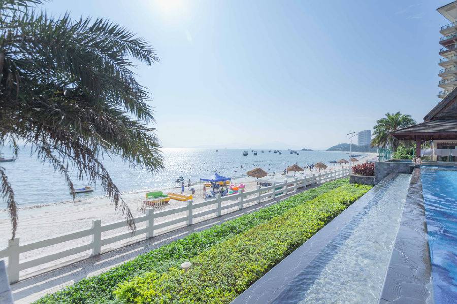 六悦·海尚湾畔酒店，入住海景房与大海零距离，户户阳台大浴缸