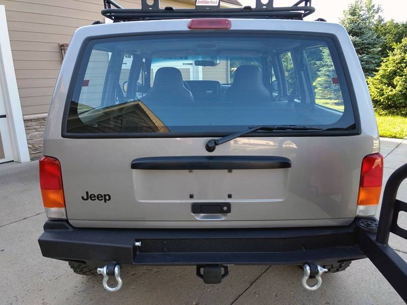 爆改的Jeep切诺基，太帅了！这气场一点也不输牧马人嘛