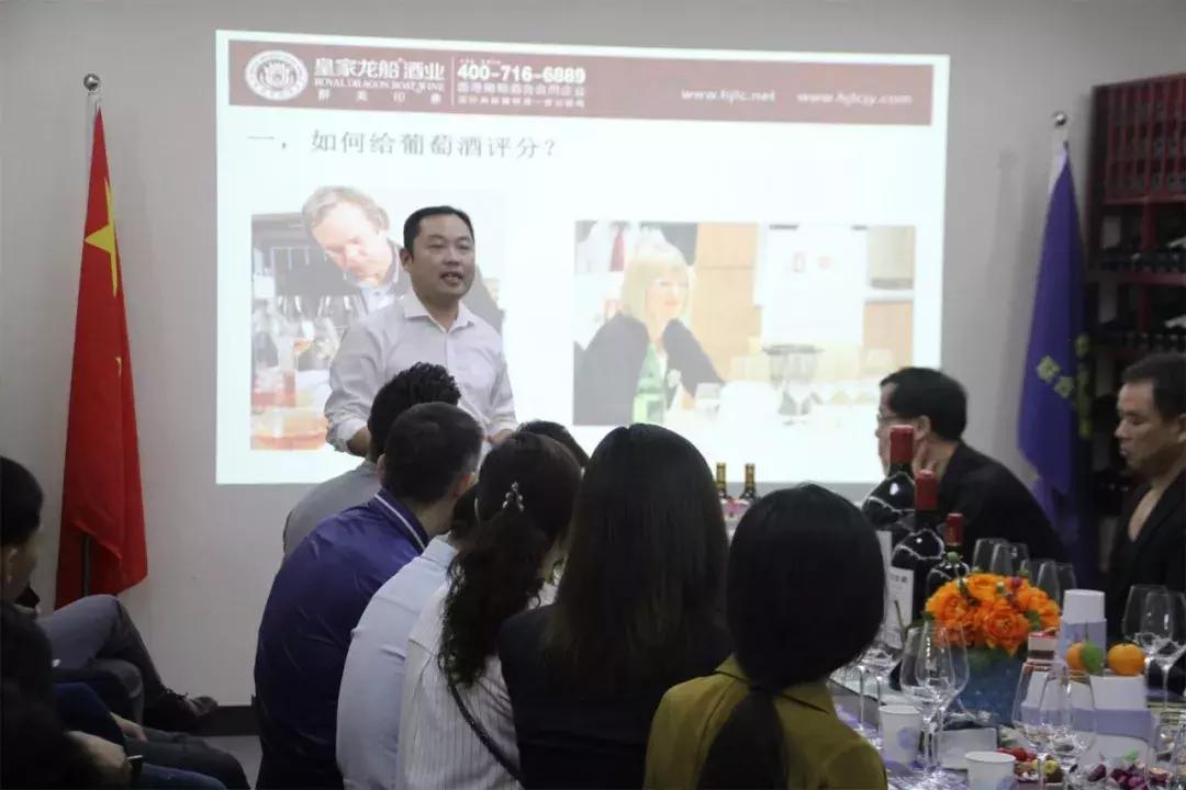 鍟嗗姟缁呭＋鍨嬬敺椋庢牸,鏃跺皻鍟嗗姟浼戦棽缁呭＋