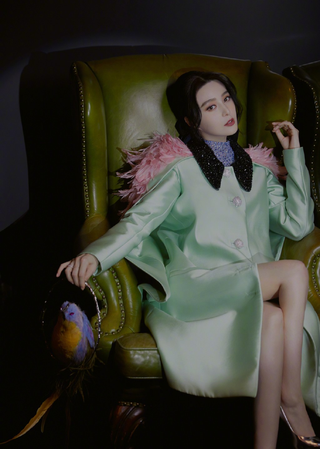 范冰冰穿深蓝牛仔裤 (范冰冰身穿牛仔裤)