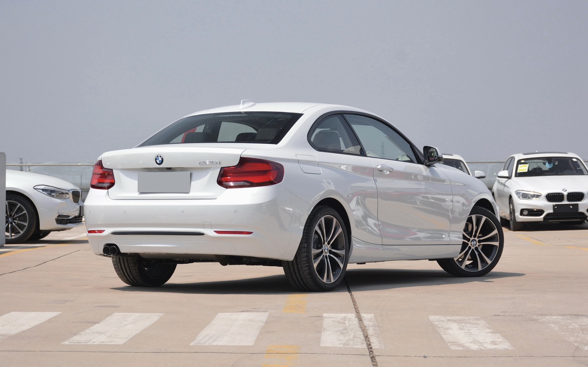 最帅的软顶敞篷4座宝马20万新车,十万能买硬顶两门四座敞篷宝马吗