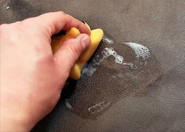 如何使用小苏打清洁,小苏打可以清洗汽车内饰