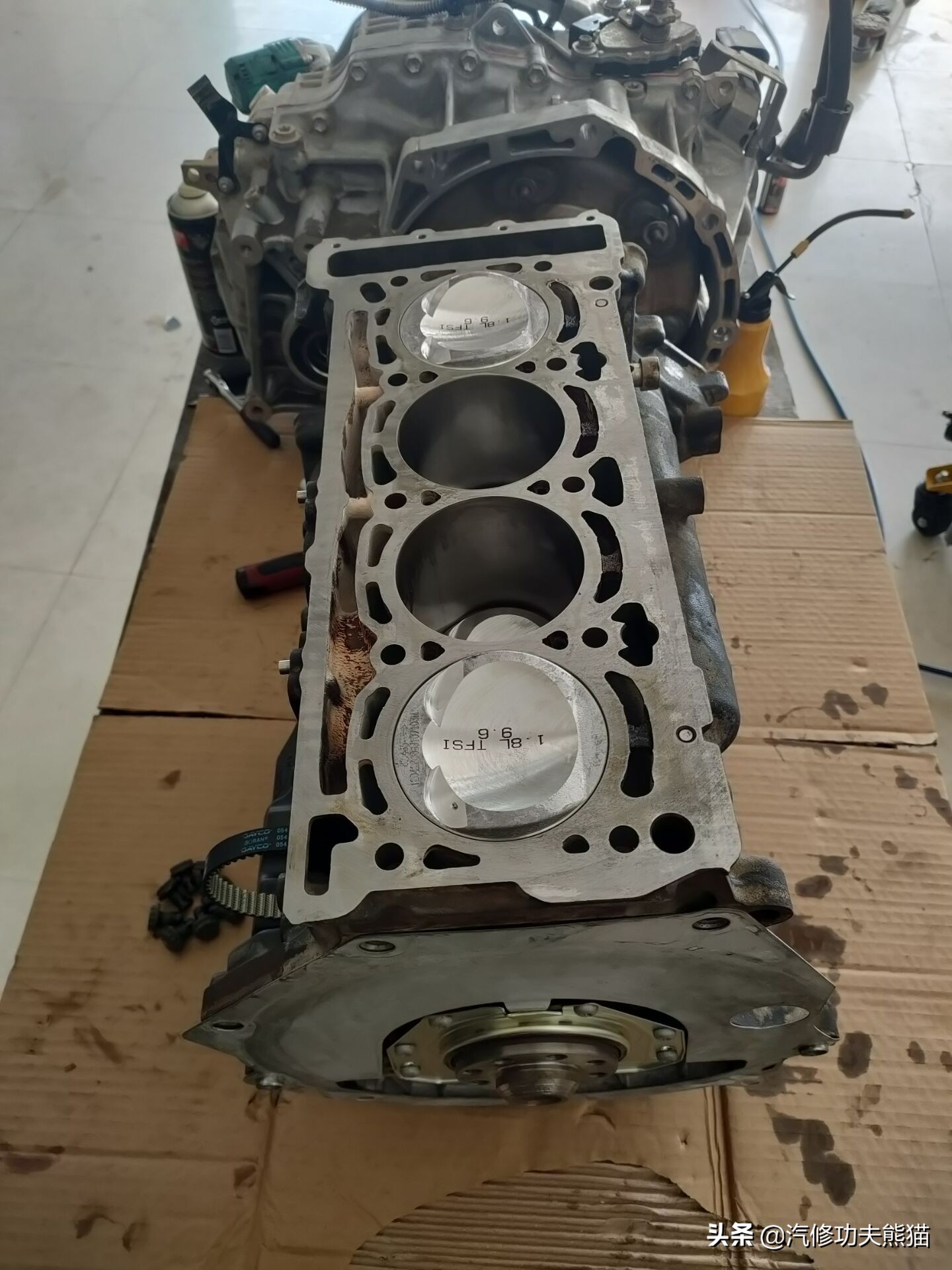 老途观发动机漏油维修,老途观涡轮增压器漏油维修多钱