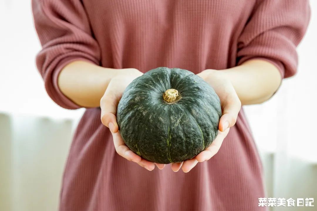 上班族午饭微波炉加热,微波炉解决一日三餐