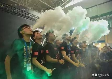 就靠卖它，每个员工拿到年终奖900万！年轻人疯狂迷上，然而……