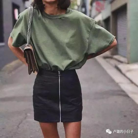 显高显瘦百搭，中年女人的少女感，是这样穿出来的