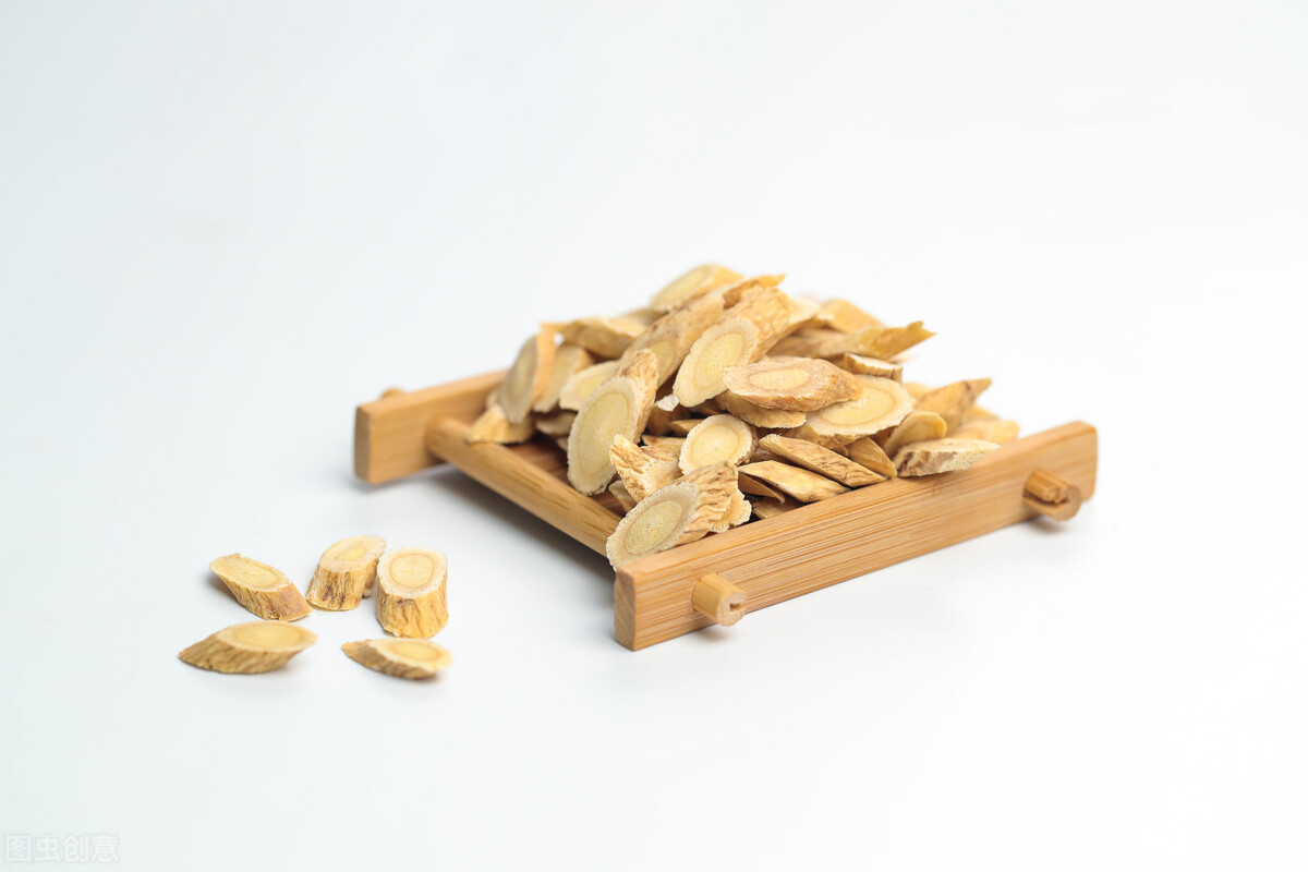 有湿疹可以用当归和黄芪泡水喝吗,血虚风燥引起湿疹吃什么中成药