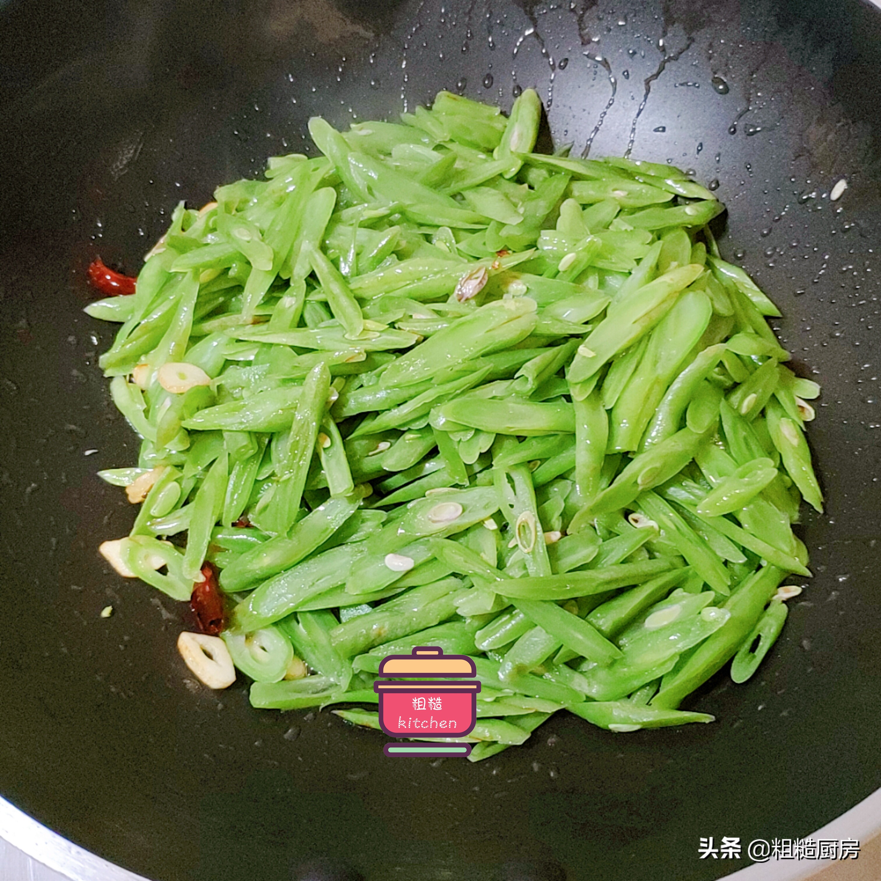 豆角炒的不熟的话有危害吗,豆角炒不熟能吃吗