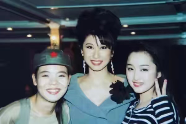 谢津和毛阿敏谁厉害,谢津毛阿敏同台