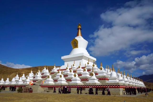 理塘丁真引起的旅游效应,理塘县旅游最佳的地方