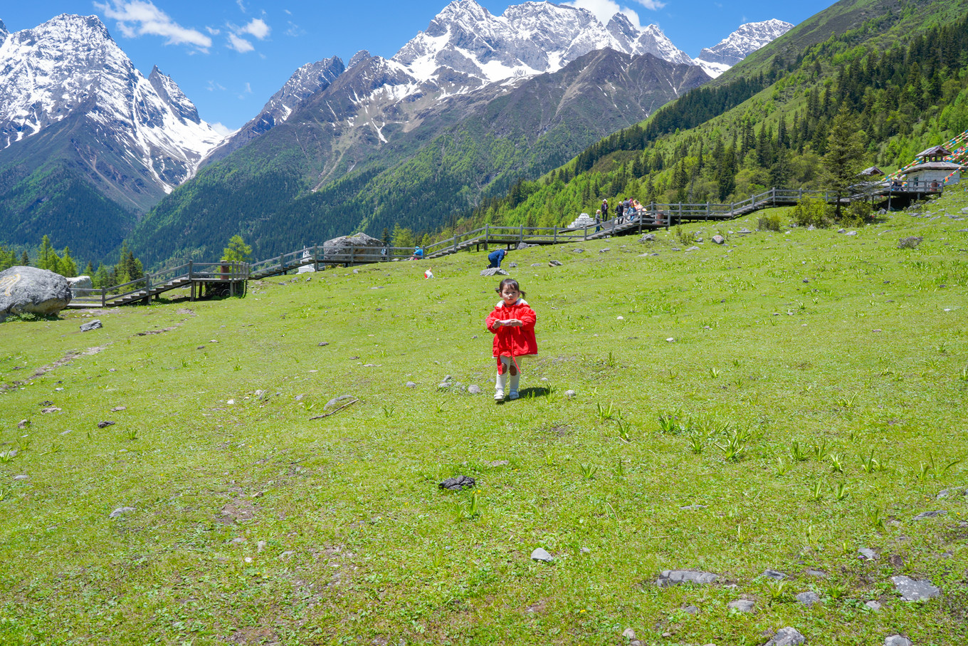 距离成都最近的户外天堂，这里比瑞士、阿尔卑斯还美