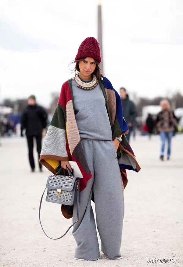 几种很火的围巾的新系法,比较短的围巾系大法