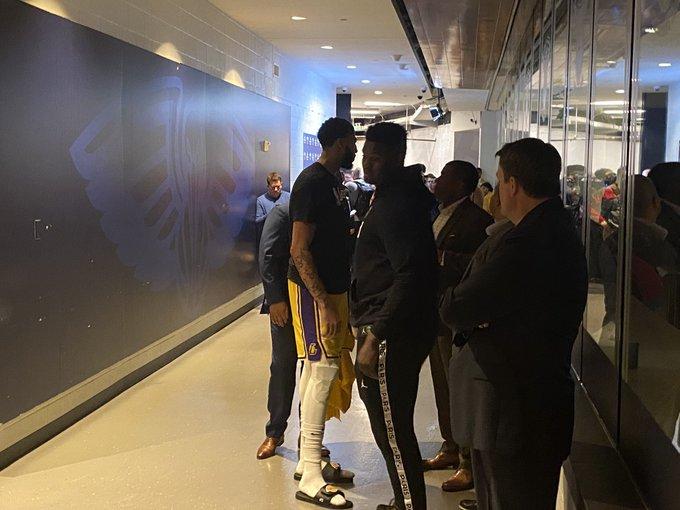 浓眉戴维斯和詹姆斯暖心,浓眉霍勒迪感情