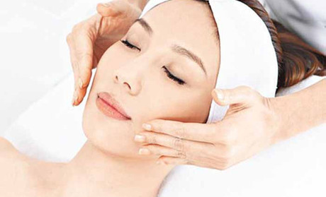 夏天脸上皮肤泛红怎么修复,晒后脸部皮肤干燥发红怎么办