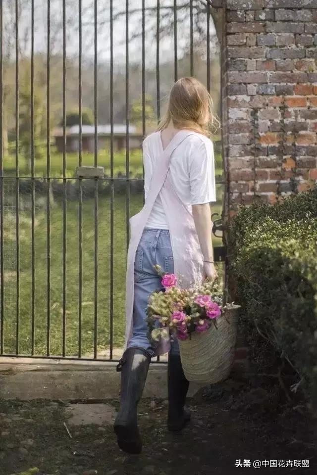 情人节的花是提前预订的吗,情人节的花要提前买吗