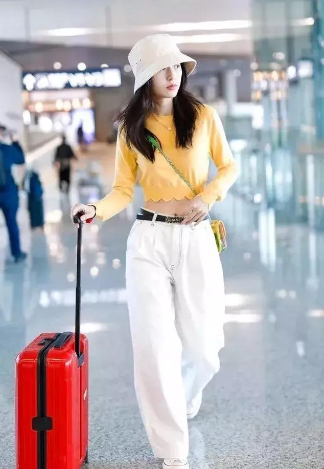 刘雯蕾丝服装,刘雯jennie